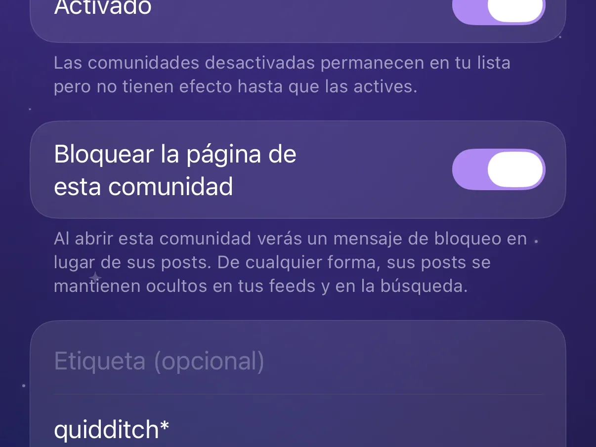 Una entrada de comunidad en Protego con los interruptores Activado y Bloquear la página de esta comunidad activados.